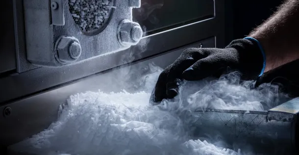 <h2>Dry ice &amp; dry snow </h2> 