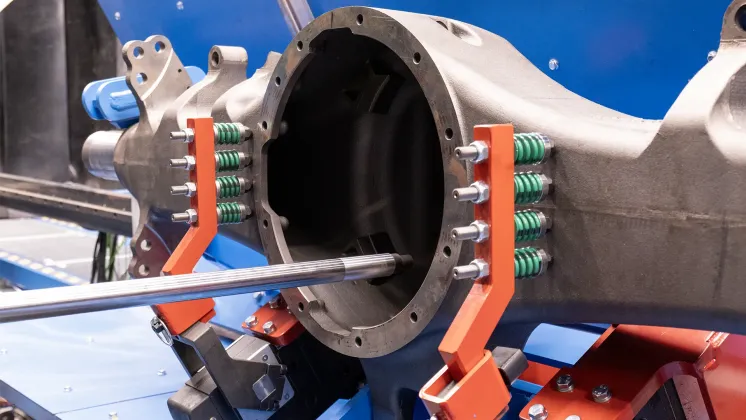 Internal Blasting for Complex Castings

Solutions designed for cleaning internal surfaces of complex parts.
